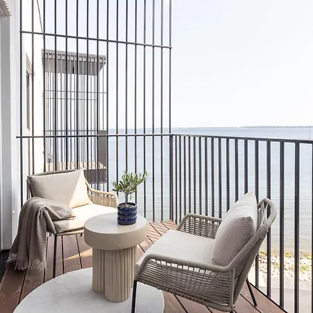 Penthouse With Stunning Seaview Apartment *